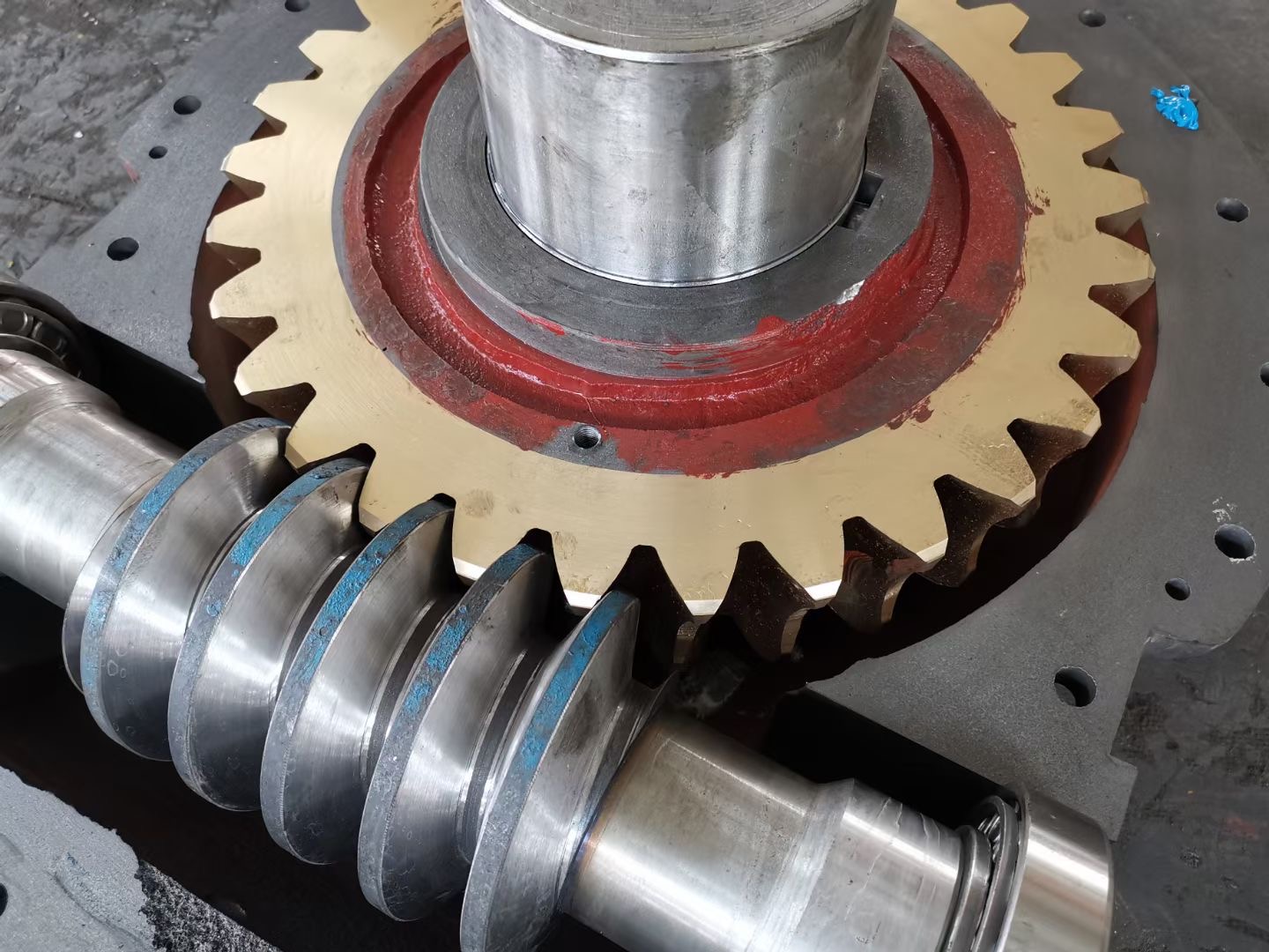 HRC58-62 products high precision quality helical bevel reducer gear motor k series reduction gearbox